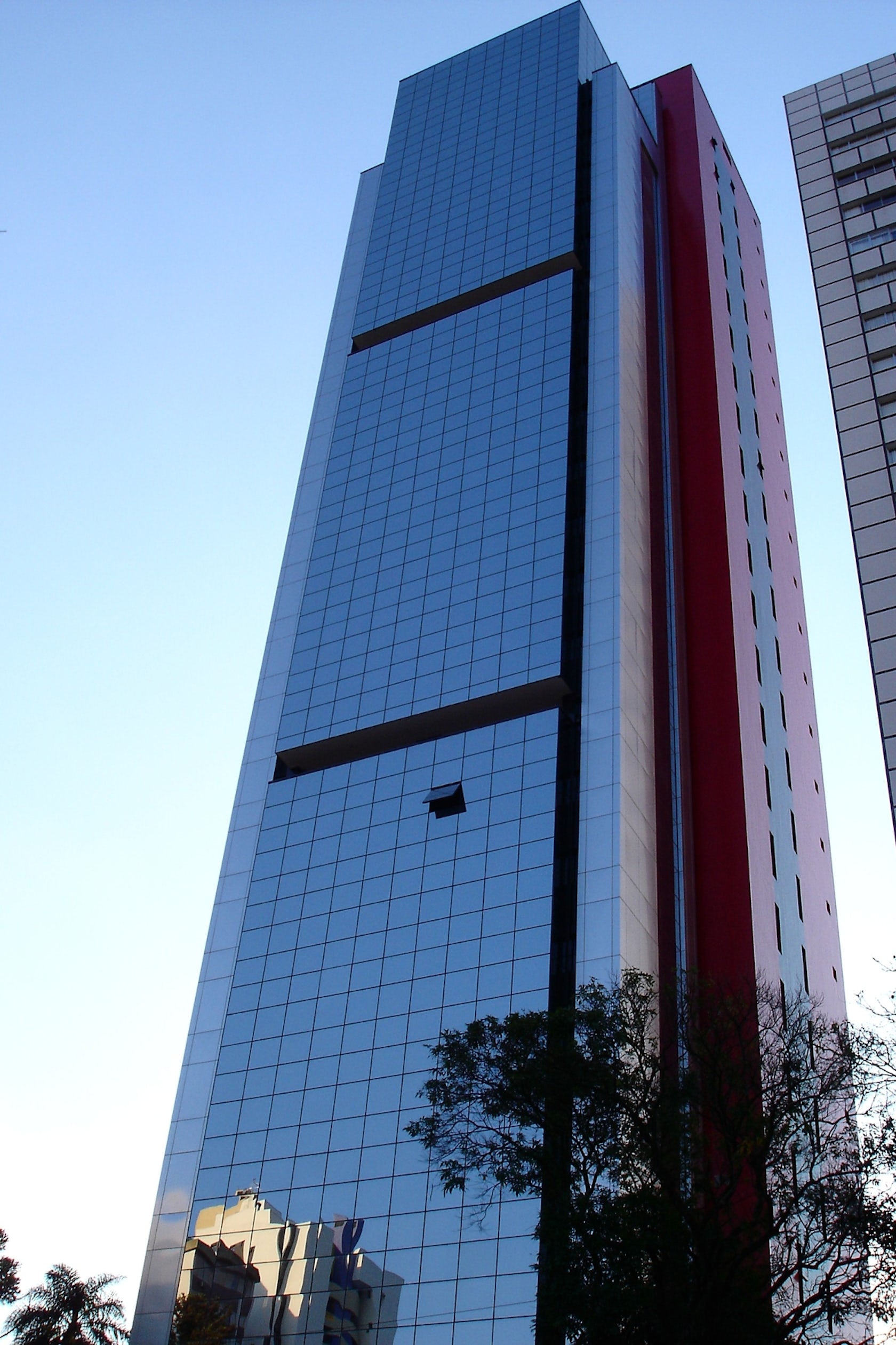 Centro Empresarial Laís Peretti — Edifício corporativo em Centro, São Paulo
